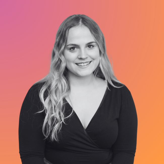 Headshot of Grace Hart-Coombes